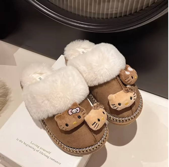 Cozê Hello Kitty Sanrio Uggs